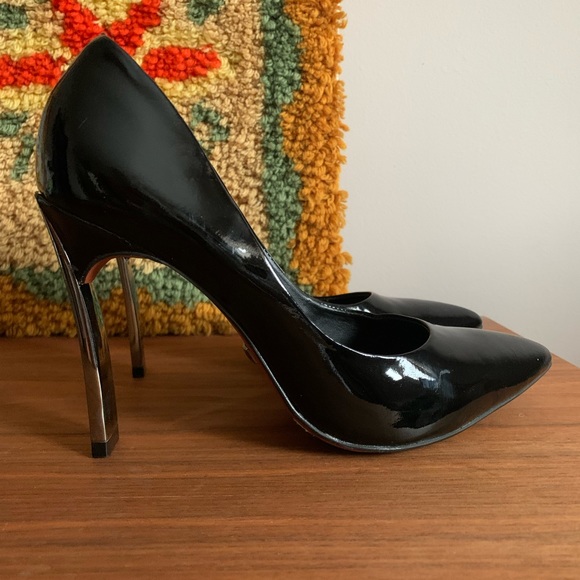 L'INTERVALLE Shoes - L’Intervalle Black Patent Pumps With Chrome Geometric Heel Size 6